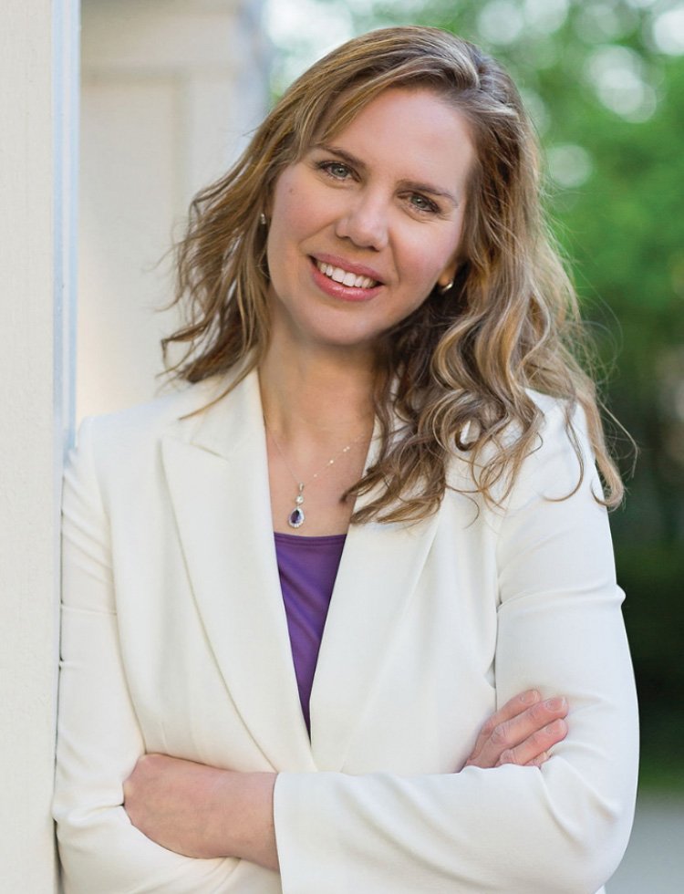 Elizabeth Gengle the Heart of Interior Life Speaker Photo of Elizabeth Gengle White Blazer Purple Top